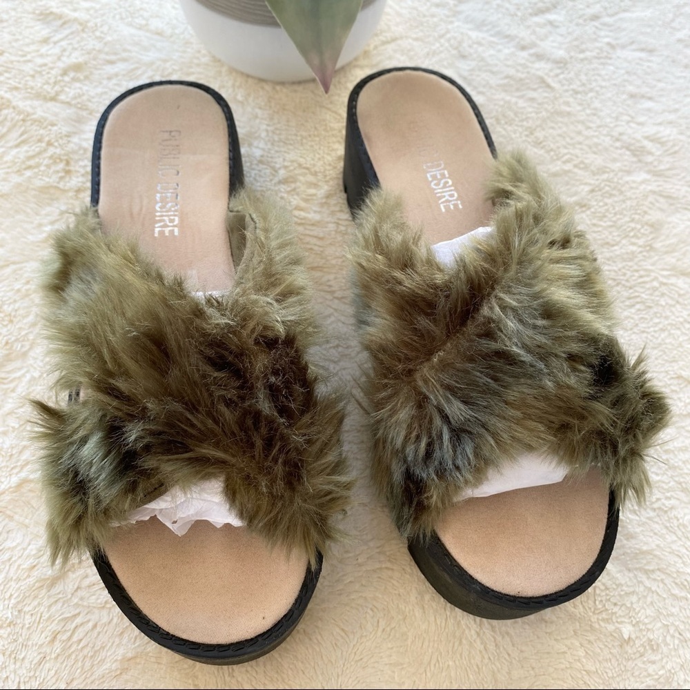 Dolls Kill public desire Olive green fuzzy faux fur platform sandals slides 8
